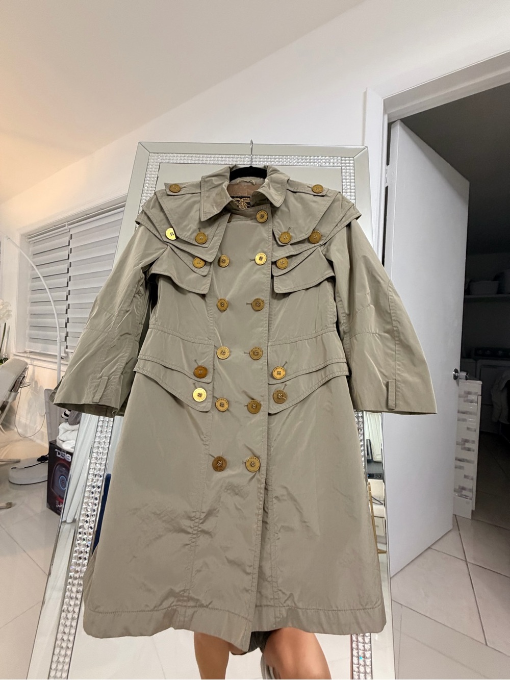 Burberry Beige Trench Coat with Belt - Picture 10 of 16